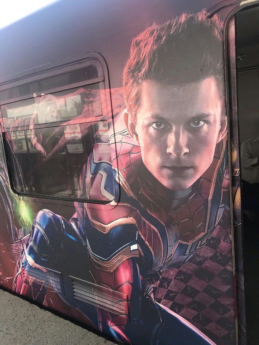 TheTopComics's tweet photo. La vida es bella cuando hay metros con estas imágenes. #InfinityWar https://t.co/IeJMvFrljh