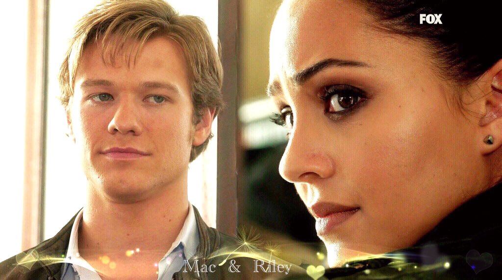 vis_mac's tweet photo. Am already hopelessly shipping this two after just watching the first episode......sighs....Loving MacGyver and the cast #MacGyver #AngusMacGyver #RileyDavies #TristanMays #LucasTill #MacVis https://t.co/fy2qYO0iAJ