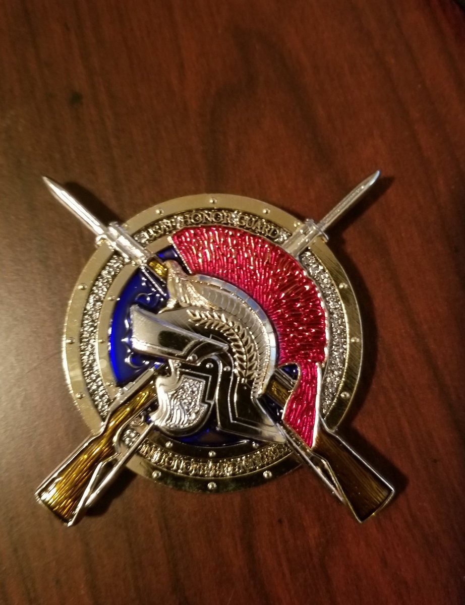 Preatorian91's tweet photo. 70 Years of Perfection #ToHonorWithDignity #USAFHonorGuard #TheCheifsOwn #USAFDrillTeam #ColorsLeadTheWay #USAirForce #THWD https://t.co/7Xe8DxcMFL