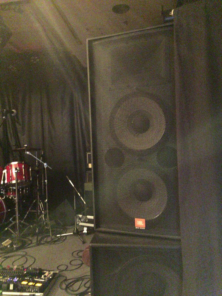 jinnos_k's tweet photo. 4/15 大阪中津Step hallでライブ観戦してきました。
熱い想いを持った3バンド。良かったです。
#ネコレクション 
#アハガリ (東京)
#アルパカチューナー https://t.co/8HYwv1EFu2