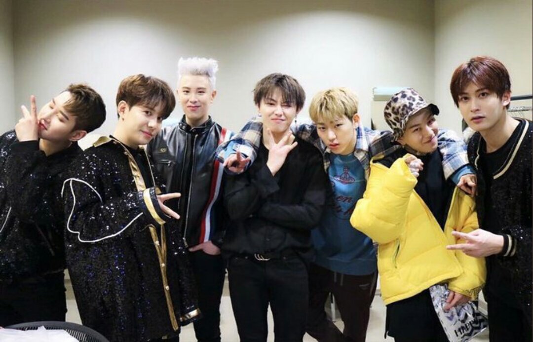 The_Unkn0wn_0_0's tweet photo. A group of 7 talented and most lovely guys who spend 7 years together since debute, 7 years full of many memories as one big family being loved by supportive fans. May they have more years full of happiness together, forever ♡
#블락비_데뷔_7주년_축하해
#7YearsOnTheBlock 🎉 https://t.co/qc3CkSr7mo