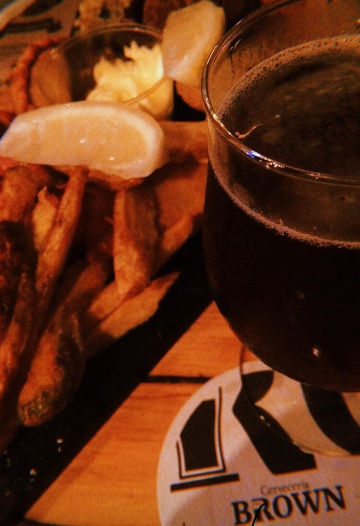 alejapombo's tweet photo. No hay NADA que no se solucione con una birra y buena compañía .... #CerrandoElFinde ❤️ https://t.co/jo8VXmndKu