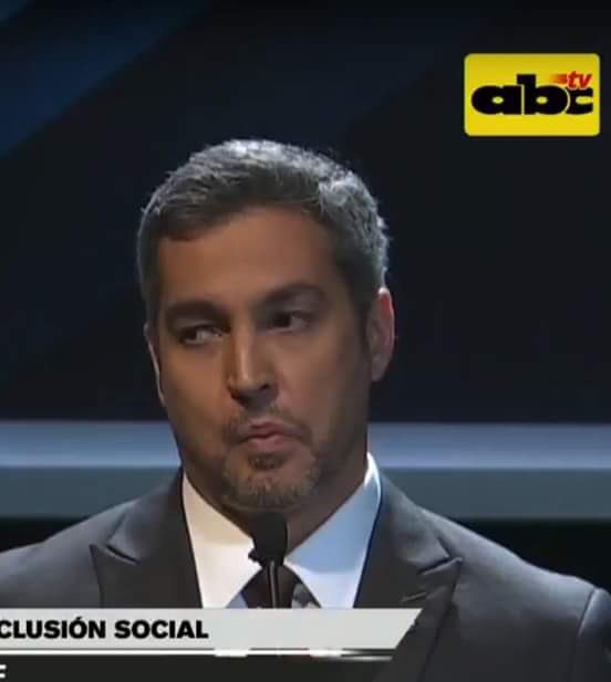 AndreaRiveros_'s tweet photo. Querido diario... ya le extraño a Santi #DebatePy #DebatePresidencial2018 #DebatePy2018 https://t.co/2VhgF4D3r7