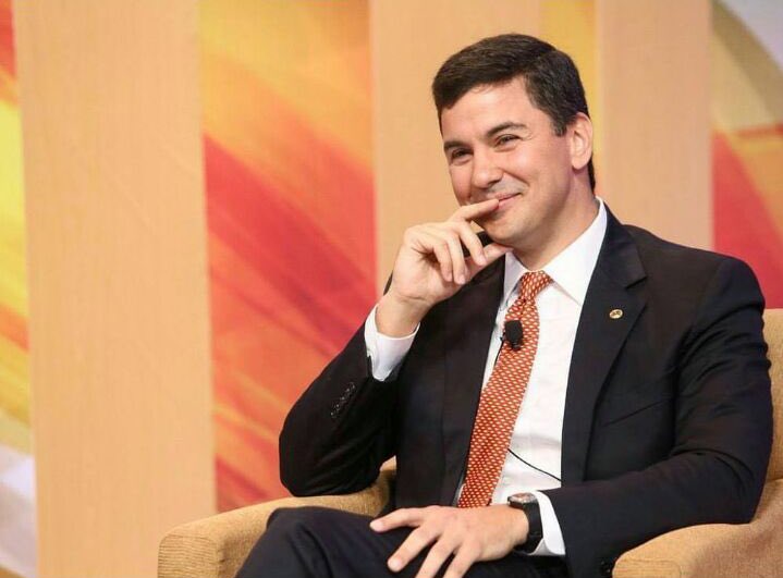AndreaRiveros_'s tweet photo. Querido diario... ya le extraño a Santi #DebatePy #DebatePresidencial2018 #DebatePy2018 https://t.co/2VhgF4D3r7
