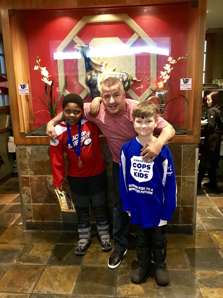 Hockey8989's tweet photo. Is there a better way to end the hockey season than a banquet at @eatmandarin.  Thanks to @COPSandKIDSca @TorontoPolice @CTJumpstart @Andrea14TPS @PCGRIBBON9552 for making this all possible.  You are all AMAZING!! Congrats ICE HOGS🏆🥇 Great Pics with some of my Fav kids🏒❤️ https://t.co/Kv4ljXIxMA