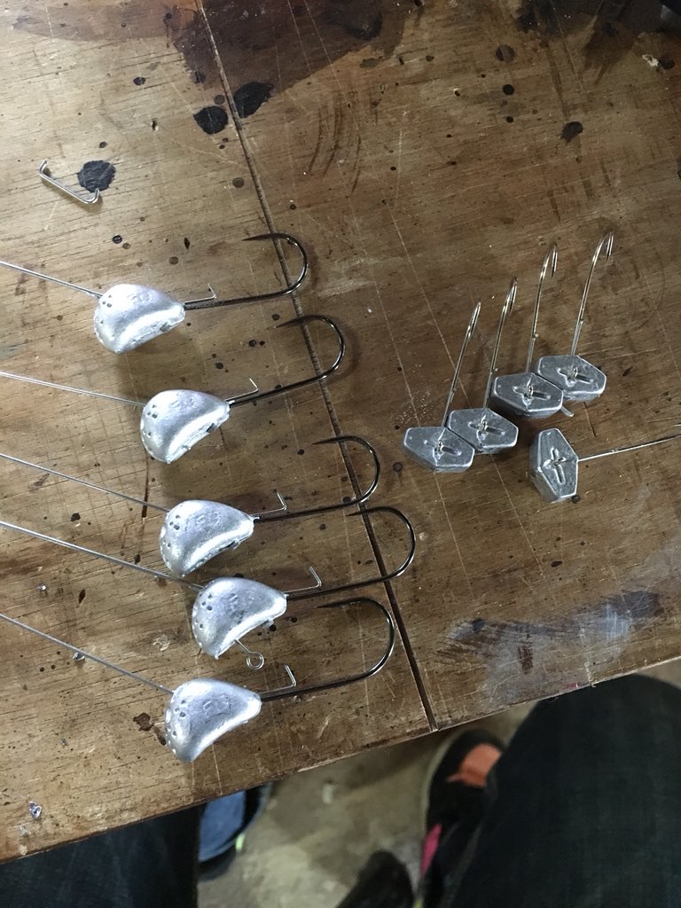 ジェイソンスピナーベイトと棺桶スコーンのプロトタイプ達
早くも結果出してくれてるルアーもあるのでゆっくりまったり上げていきます(*θнθ)