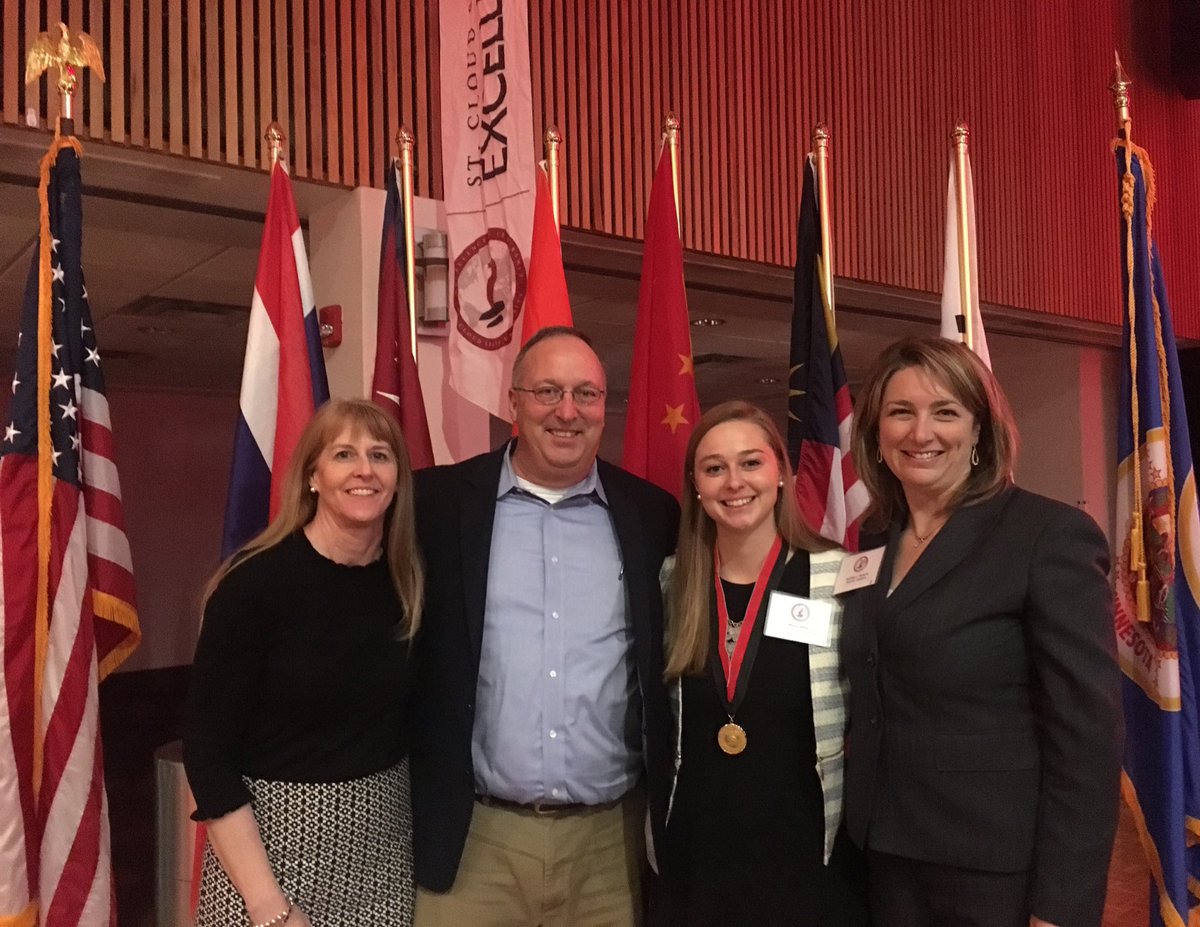 SCSUHuskies_Soc's tweet photo. Congratulations to all the Excellence in Leadership award winners, especially our very own @maria_witte ! 

#unleashleadership https://t.co/dOJZaM2SL3