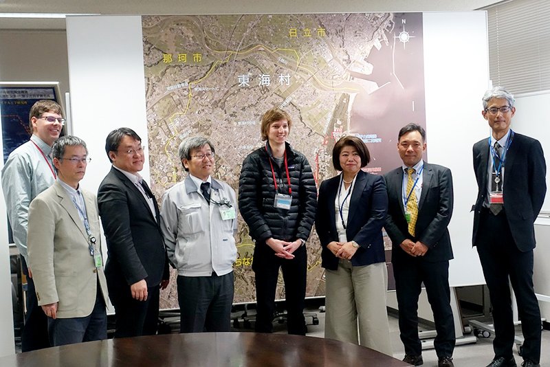 JAEA_en's tweet photo. Mr. #TaylorWilson , a nuclear physicist, who succeeded in a nuclear fusion experiment at the age 14, visited #J_PARC and Tandem Accelerator on April 12. 
#Einsteinium research is being conducted at Tandem Accelerator now. https://t.co/kMK9pPO6Hi