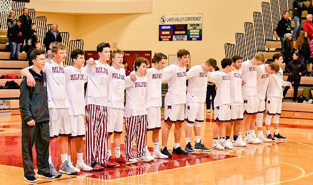 Milford1Hoops's tweet photo. Off-Season Meeting in Locker Room during Seminar this Wednesday. #CPVF #Commit https://t.co/zdJqt1kgNo