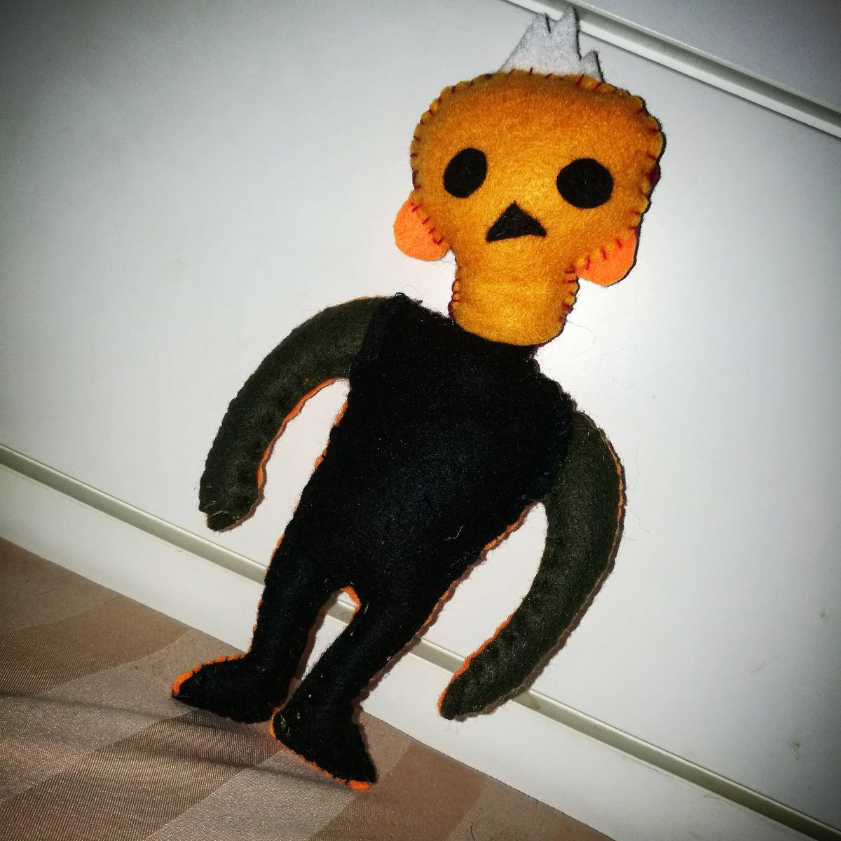 softfigs's tweet image. Skullkid #softfig #designerplush #artplush #Handmade #arttoy #furryskull