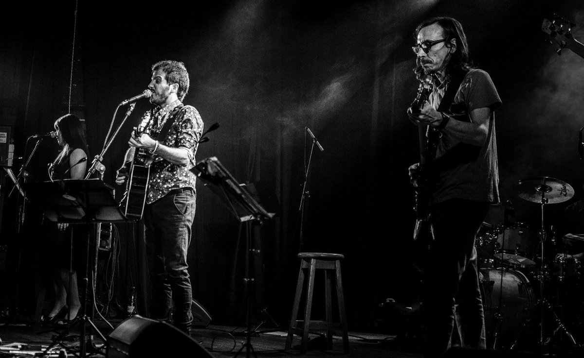 Martin_Rosito's tweet photo. Súper feliz de presentar mis canciones como las soñé con tremenda banda 🤘

Sueño cumplido también el de cantar con el capo de @rodrigofsoler en Montevideo

Gracias @weproducciones por invitarnos y a todos los que colmaron la sala. https://t.co/7hCjNFPN1O