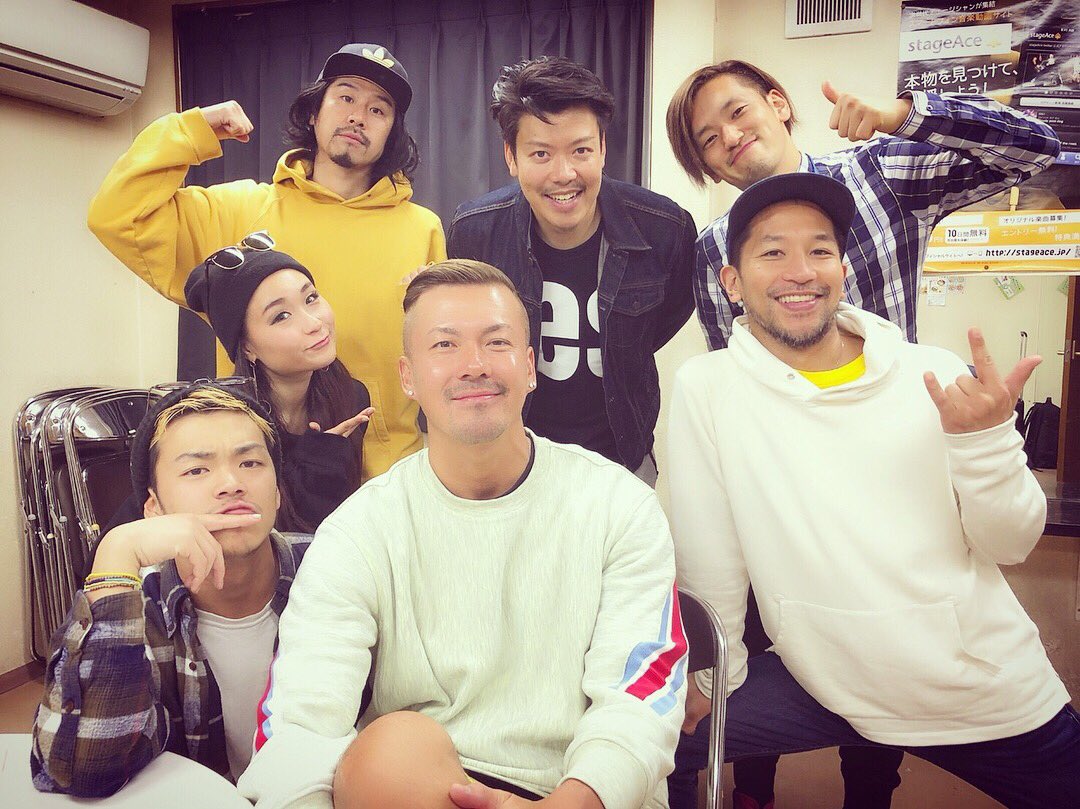 ryutaromakino's tweet photo. 【米倉利紀@福岡】今回の2日間の旅、これまた最高でした!米倉さんのファンの盛り上がり半端なかったですー。両日それぞれ会場の一体感を切に感じることができた公演でした!
福岡で写真たくさん撮りました。また、改めてブログにアップいたします!
#米倉利紀 #bestiest
#牧野竜太郎 #backupsinger https://t.co/60lz5kzrSg