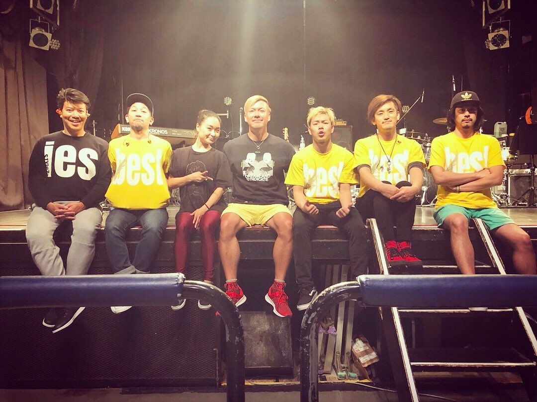 ryutaromakino's tweet photo. 【米倉利紀@福岡】今回の2日間の旅、これまた最高でした!米倉さんのファンの盛り上がり半端なかったですー。両日それぞれ会場の一体感を切に感じることができた公演でした!
福岡で写真たくさん撮りました。また、改めてブログにアップいたします!
#米倉利紀 #bestiest
#牧野竜太郎 #backupsinger https://t.co/60lz5kzrSg