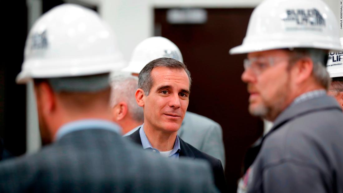 CNN's tweet photo. LA Mayor Eric Garcetti courting Iowans during weekend trip https://t.co/xwJz9uqZXc https://t.co/THfTEW0bz8