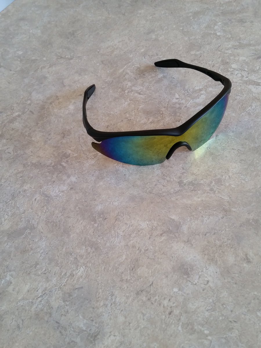 My new  sunnies  from  the  tv  now  I  can  see  the  snipper