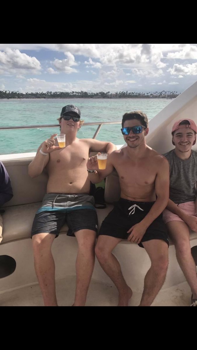 Mdovshek23's tweet photo. Happy 18th @BillyBeitler go purchase some #cigz https://t.co/CL70z9UgyC
