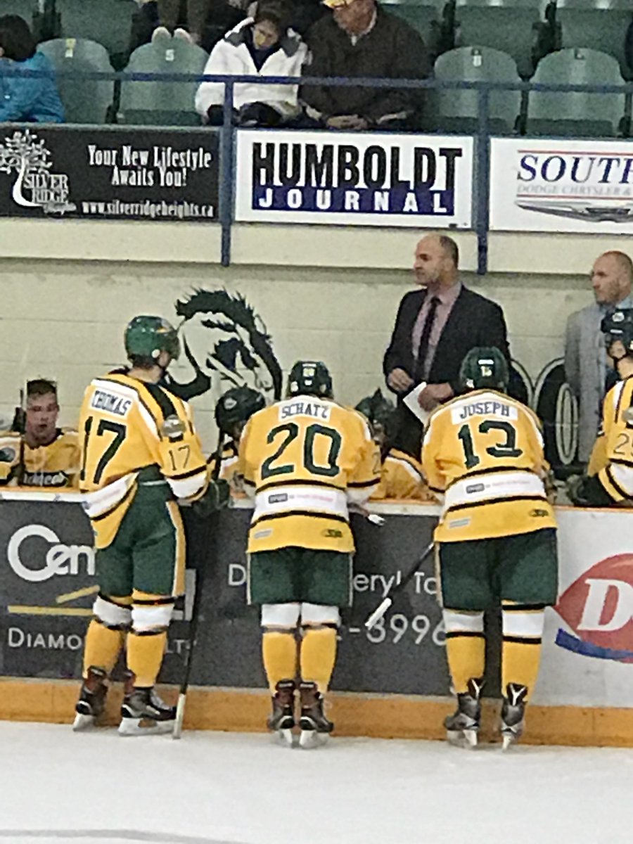 Laurie_13645's tweet photo. Thinking of @HumboldtBroncos today.....❤️💚💛🤗🤗🤗🤗🏒🏒🏒🏒🏒🥅🥅🥅#Humboldtstrong 💐🌹💪💪💪 https://t.co/Vh6tZk4mHb
