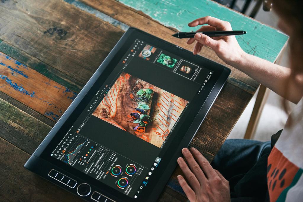 wacom's tweet photo. The @PhaseOnePhoto Photography Competition is almost over - you have until 23.59 (CEST) April 23 to post a photo on Instagram, tell us how it shows your dedication, tag it with #CaptureDedication and follow @captureonepro. Details here: https://t.co/MpBi3pd4ks https://t.co/JyFDFlRw4p