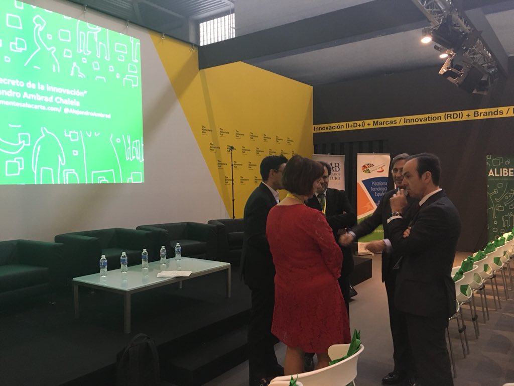 esFIAB's tweet photo. Ultimando detalles para los Encuentros de #InnovaciónyTecnología de #ALIBER18 Presidente y Director de #FIAB #Alimentaria2018 @AlimentariaBCN @ecoembes @mapamagob @DOSierraMagina @COIAL https://t.co/0VAGCllVdF