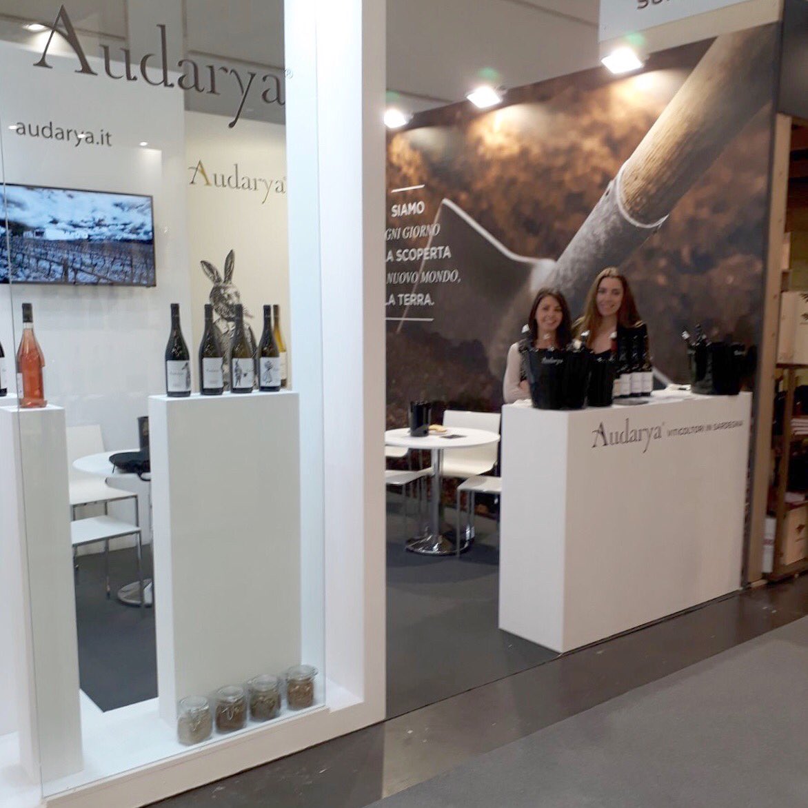 Ready to go! Hall 8- stand G1 #day2
#vinitaly #vinitaly2018 #winestasting #wine #audarya #winelovers