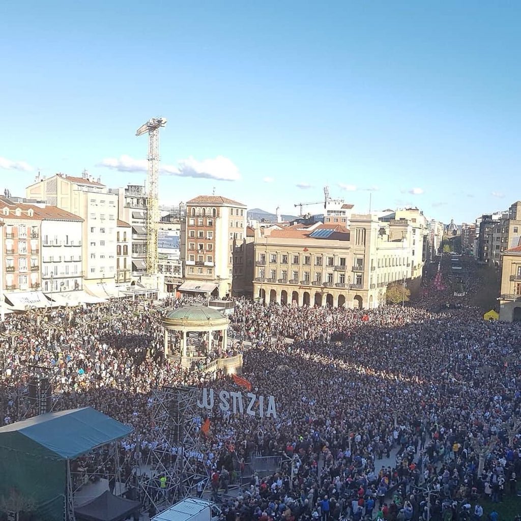 CDRPoblenou's tweet photo. Avui comença el judici pel cas dels nois d'Altsasu, 516 dies després del seu empresonament injust. Tota la solidaritat! #LlibertatPresosPolitics  #JoSocCDR #AltsasukoakASKE https://t.co/GJLShgInDY