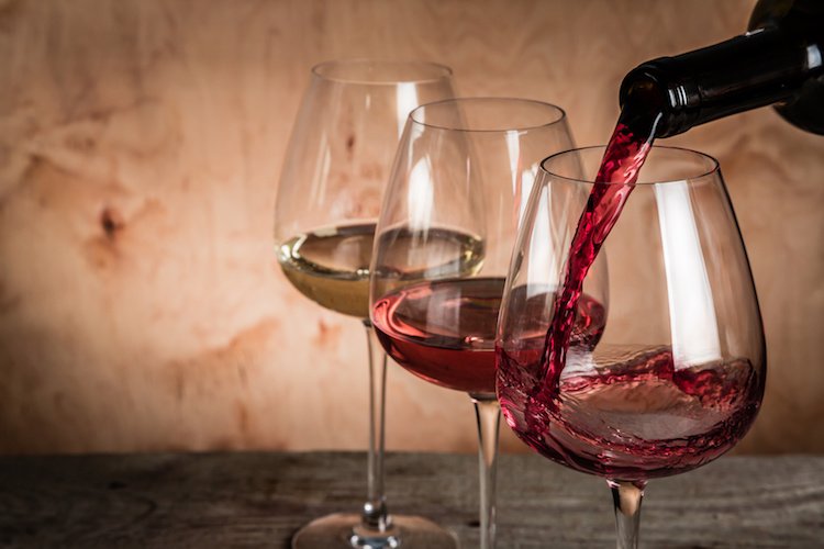 Stilopolis's tweet photo. Vino, a rischio la vita con 5-6 bicchieri a settimana... https://t.co/mY65kcGGYY