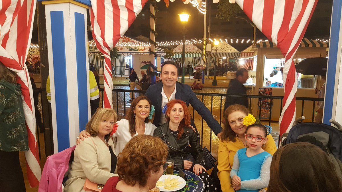 ManuelFerMusica's tweet photo. Noche de feria inolvidable 😘😘 https://t.co/Sa6CtsgQ9P