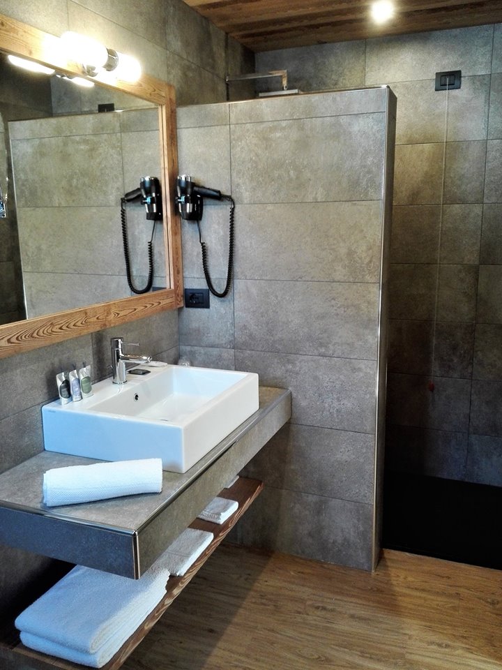OrobieAlps's tweet photo. Nuovi spazi, nuovi comfort... sono le nuove camere del nostro Resort: siete già venuti a scoprirle di persona? #OrobieAlpsResort #ValBrembana https://t.co/kh9eWP84Qc