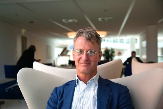 Topman Jeroen de Haas vertrekt in september bij Eneco. Het energiebedrijf geeft geen reden voor het vertrek.  preview.fd.nl/ondernemen/125…