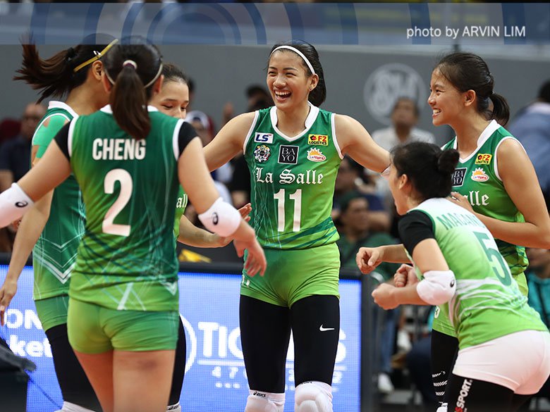 abscbnsports's tweet photo. WATCH! DLSU overpowers Ateneo, gives FEU the last semis advantage  #UAAPSeason80Volleyball 

[FULL GAME]
S1: https://t.co/TFtAAtfx5e
S2: https://t.co/OK0q6EWiQS
S3: https://t.co/RrX94yWKUn
HIGHLIGHTS: https://t.co/KsV33RQwgJ https://t.co/Cddll6zb63