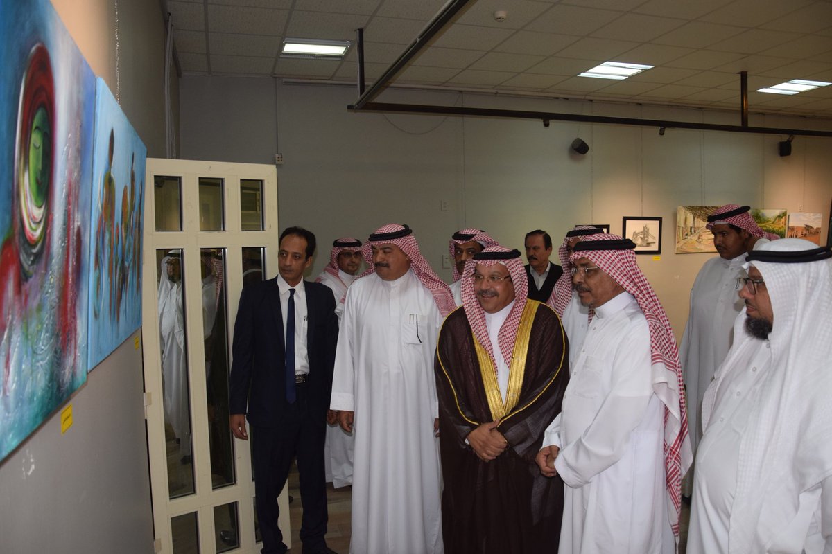 jubailarts's tweet photo. جانب من إفتتاح سعادة مدير عام فرع وزارة الثقافة والإعلام بالمنطقة الشرقية الأستاذ ماجد بن محمد البابطين للمعرض الجماعي الأول لجماعة فنون الجبيل التشكيلية في جمعية الثقافة والفنون بالدمام.

#جماعه_فنون_الجبيل_التشكيليه https://t.co/0GkSbe7qJA
