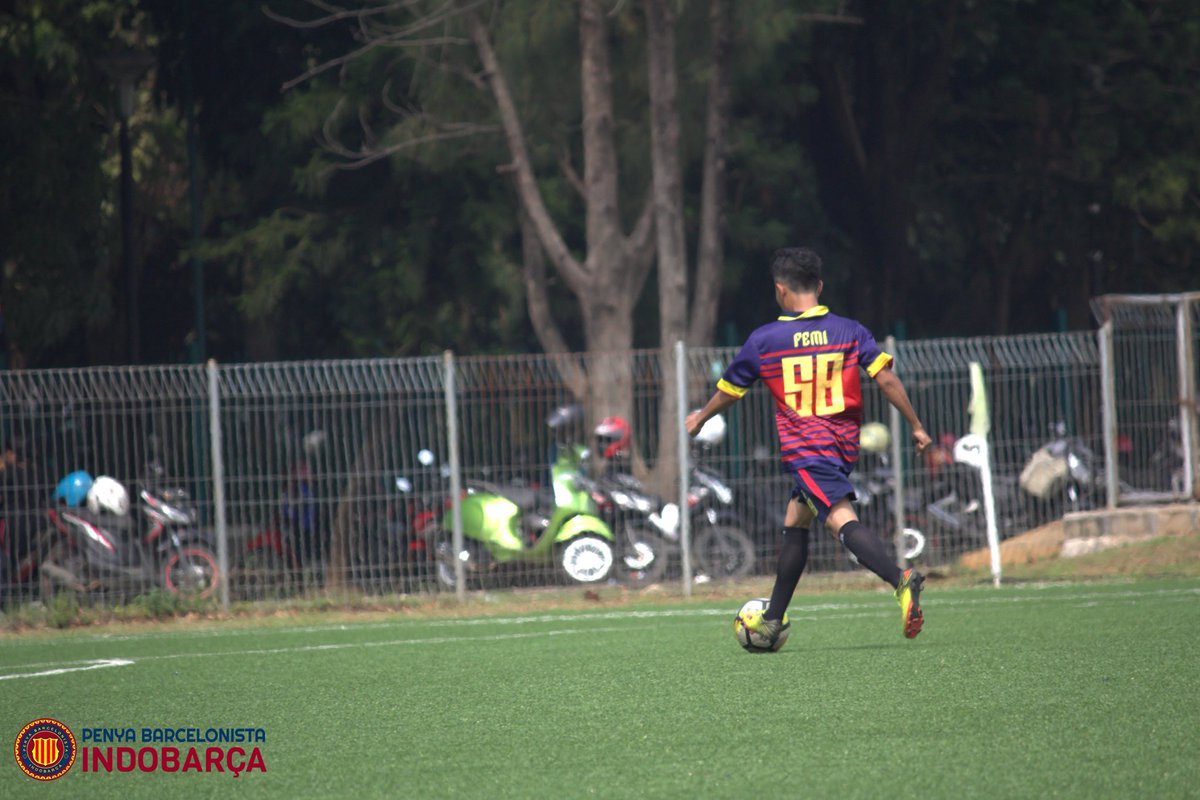 INDOBARCA_BGR's tweet photo. Nah, ini foto-foto pemain dari @INDOBARCA_BGR yang kemarin ikut futbol bareng @IB_FOOTBALL @PenyaIndoBarca

Yang belum pernah ikutan yuuk ikutan, lumayan dapet foto-foto bagus 😂😄 https://t.co/6eSTx9GRdr