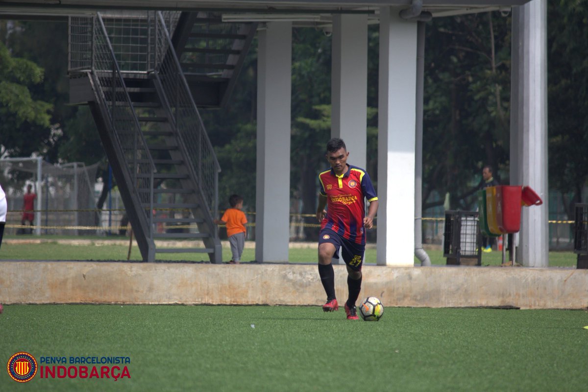 INDOBARCA_BGR's tweet photo. Nah, ini foto-foto pemain dari @INDOBARCA_BGR yang kemarin ikut futbol bareng @IB_FOOTBALL @PenyaIndoBarca

Yang belum pernah ikutan yuuk ikutan, lumayan dapet foto-foto bagus 😂😄 https://t.co/6eSTx9GRdr