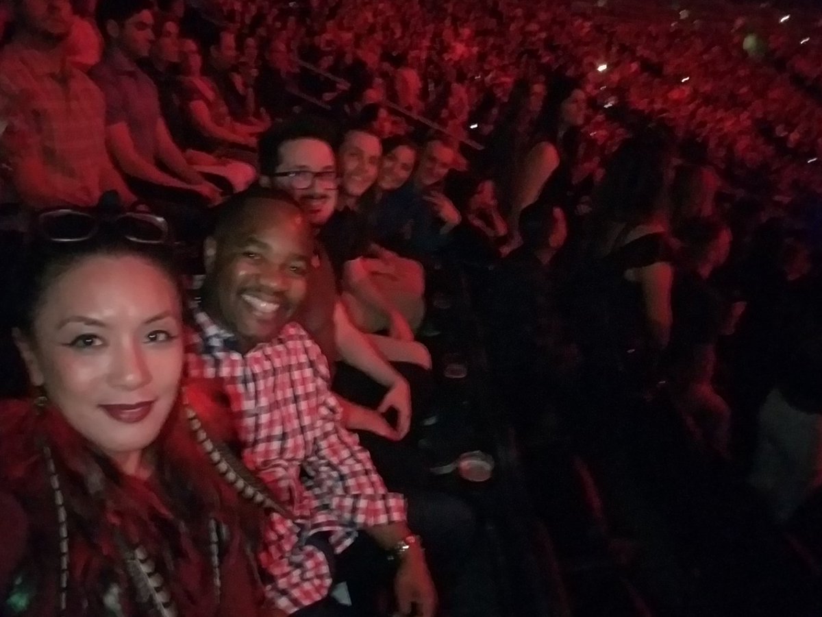 At the JT "Man  of the Woods" concert with Rogue Gaming and Allied Esports...#mgmresorts!!! #Rogue!!! #AlliedEsports!!! Big things on the way...#justsayin!!! <a href="/SUP3RSoN1K/">Jason Burns</a> @GlittrXplosion @AndrewDStickney <a href="/HusKerrs/">HusKerrs</a>