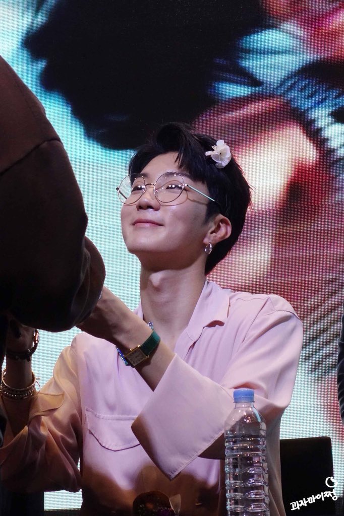 HOONinthePINK's tweet photo. Good morning 🌸 the HDs are coming out and I’m feeling attacked by Lee Seunghoon, blessed but still...LOOK AT HIM.

#SEUNGHOON 
#WINNER_EVERYD4Y 
#이승훈 https://t.co/vFe73lE9ge