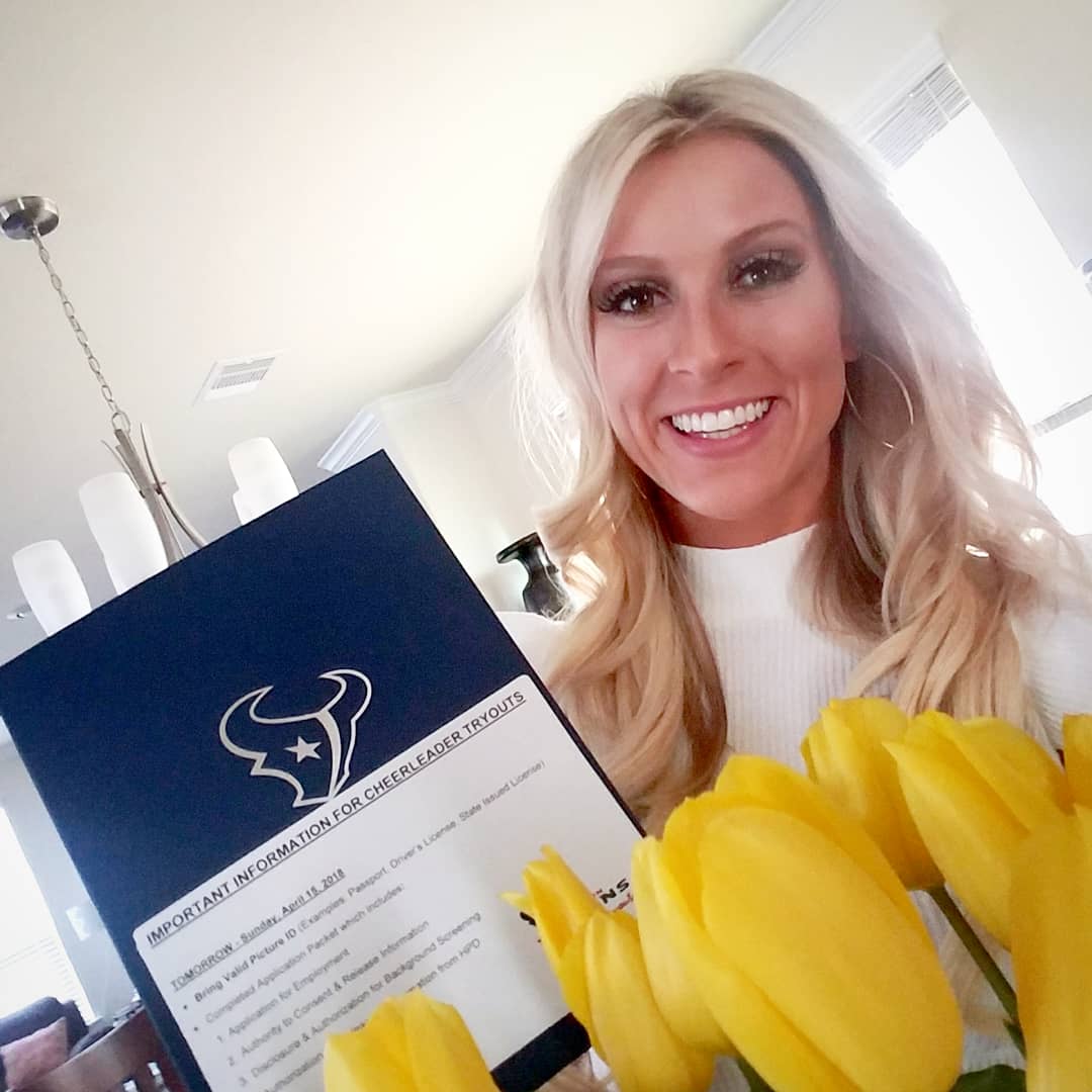 1DevinMichelle's tweet photo. So grateful for the opportunity to be an #htcfinalist for the @TexansCheer !! #interviewday 😄💜 #htctryouts2018 @HTC_Speaker https://t.co/sjaOKtkOfc