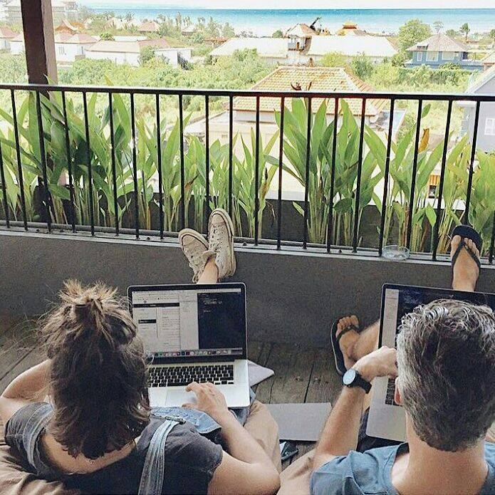 FRiiBEB's tweet photo. Do you know how fun it is to work from the top of Canggu, overlooking the ocean in front of your eyes? @lewagonbali is definitely enjoyed their time at our rooftop! See more pictures about us on https://t.co/PeqrJOpENb https://t.co/55C1a7RqYm