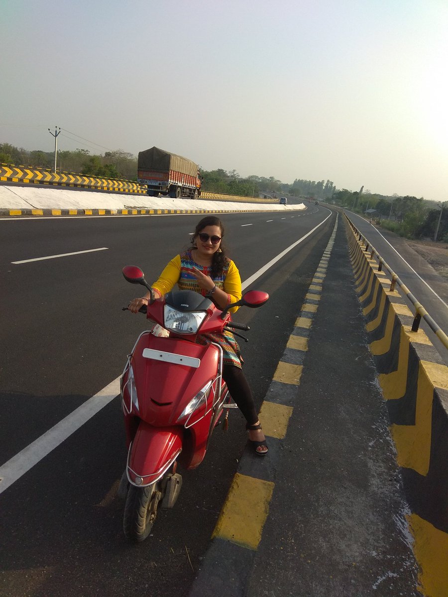 swetapurnea's tweet photo. Late update  #SubhoNoboBorsho1425 https://t.co/9FlkXoiSbp