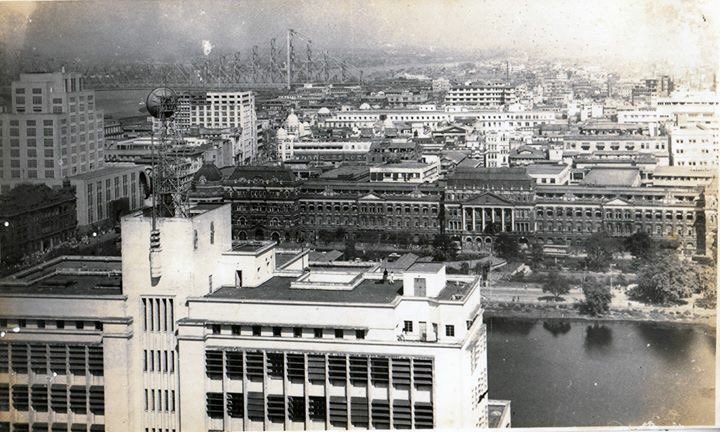 ArchaeoNomad's tweet photo. .@chelsea_mcgill4 &amp; I we’re going through a huge collection of photographs taken by my father throughout his career. Among them we found these three pictures of Dalhousie Square in #Kolkata taken probably in the late 1970s or early 80s! #100heirlooms #calcutta #oldphoto https://t.co/LPMOmuVq5s