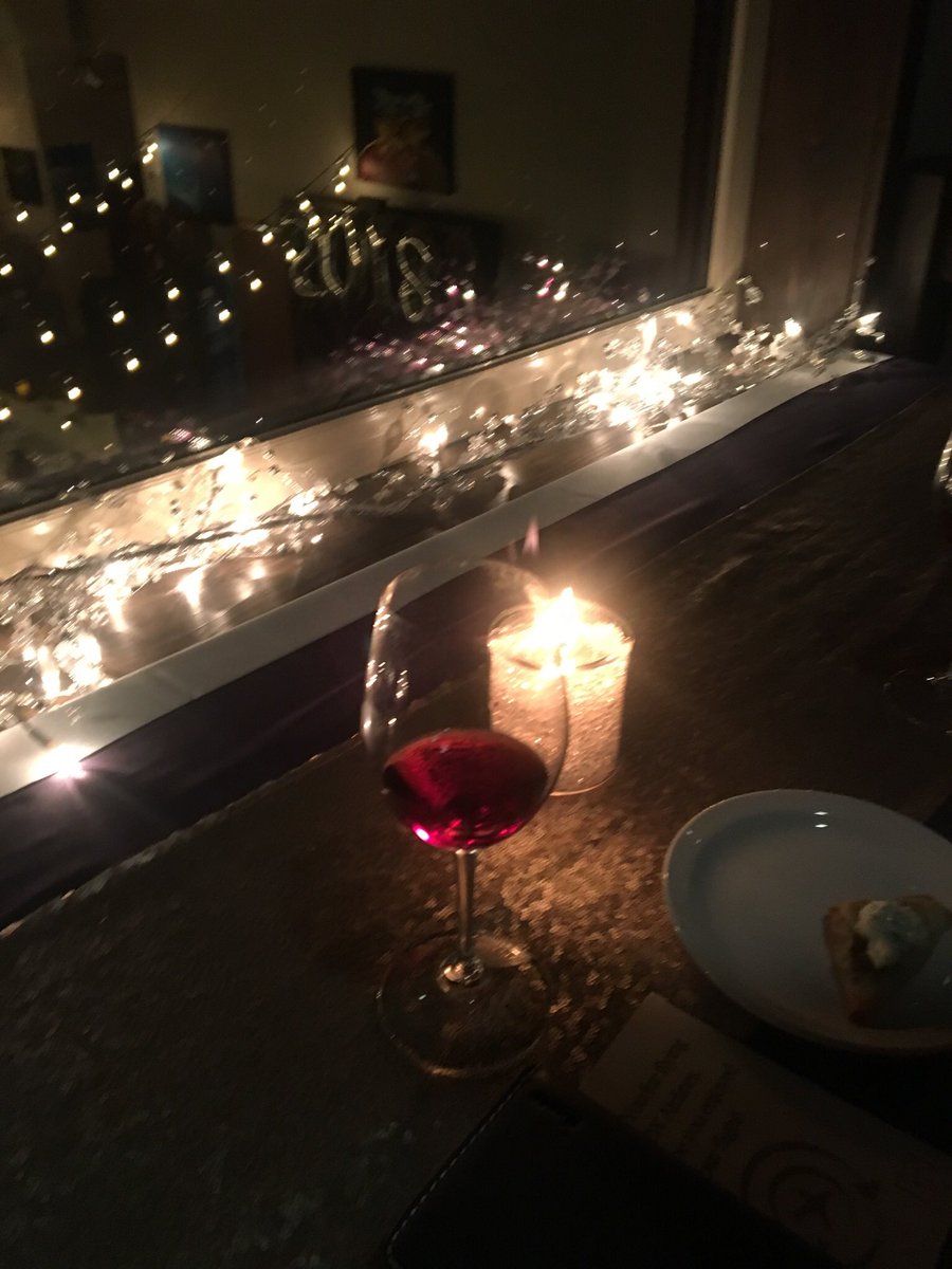 lizzy3636's tweet photo. Sure New Years is over-love my girls. #winewalkers #thecoldhurtsmyfeet https://t.co/HasqKg4bcQ