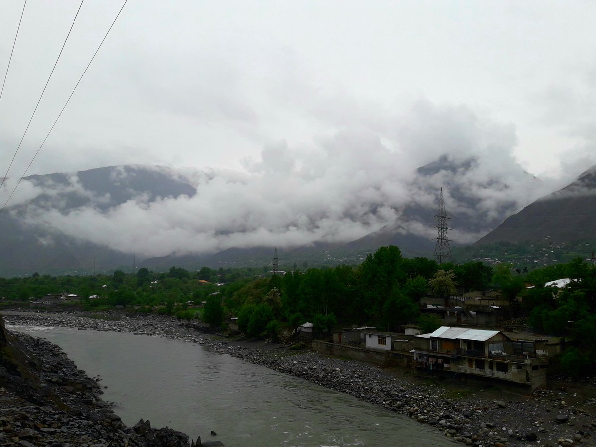 Phahim_'s tweet photo. Thanks God! Finally it s raining in #Chitral 
#Rain #BeautifulPakistan #HSKPakistan #AmazingChitral 😍❤ https://t.co/rmTlHFGVXJ