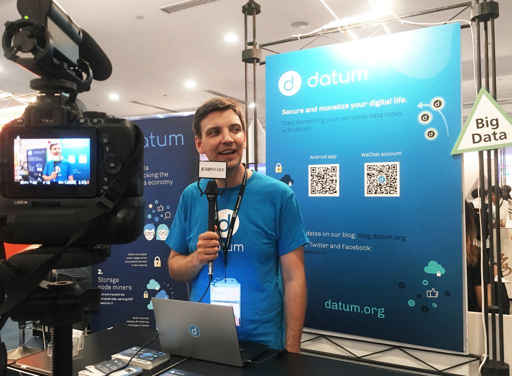 datumnetwork's tweet photo. Datum CEO Roger interviewed by https://t.co/pJO4iRBblG, Hong Kong’s first print and well-known startup publication at the ICT Expo. Come and say hi to our team today. Booth 3CON-E09!

#Datum #BigData #Jumpstartmag #ICTExpo #HKCEC https://t.co/Ozsv68owrt