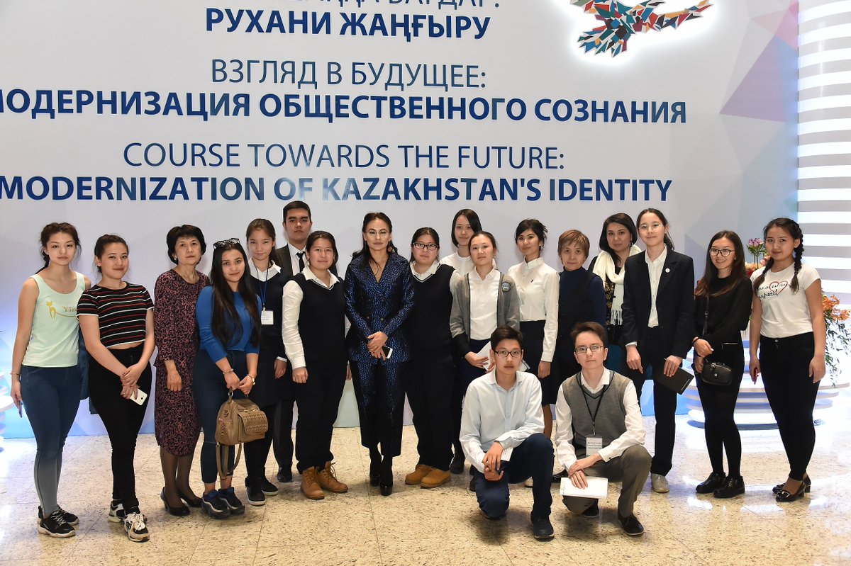 nmrk_pr's tweet photo. Ұлттық музейде «Клуб добряков» еріктілер қозғалысының негізін салушы Гүлмира Әбдірашевамен кездесу өтті.
Кездесу барысында «Клуб Добряков» бірлестігінің құрылуы, оның қайырымдылық істері мен Астана қаласындағы клубтың атқаратын қызметі, еріктілер қозғалысы туралы сөз болды. https://t.co/iLvi7XDKZi