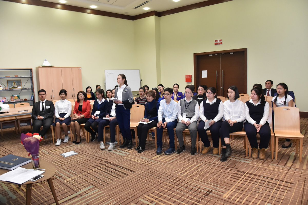 nmrk_pr's tweet photo. Ұлттық музейде «Клуб добряков» еріктілер қозғалысының негізін салушы Гүлмира Әбдірашевамен кездесу өтті.
Кездесу барысында «Клуб Добряков» бірлестігінің құрылуы, оның қайырымдылық істері мен Астана қаласындағы клубтың атқаратын қызметі, еріктілер қозғалысы туралы сөз болды. https://t.co/iLvi7XDKZi