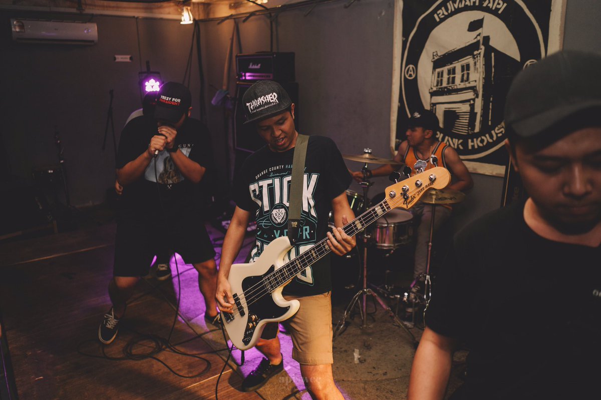 A few photos from our set at <a href="/ModernGuns/">MODERN GUNS</a> SEA TOUR last night. Thank you so much ! Hope all of you had fun with us last night. Till next time ❤️