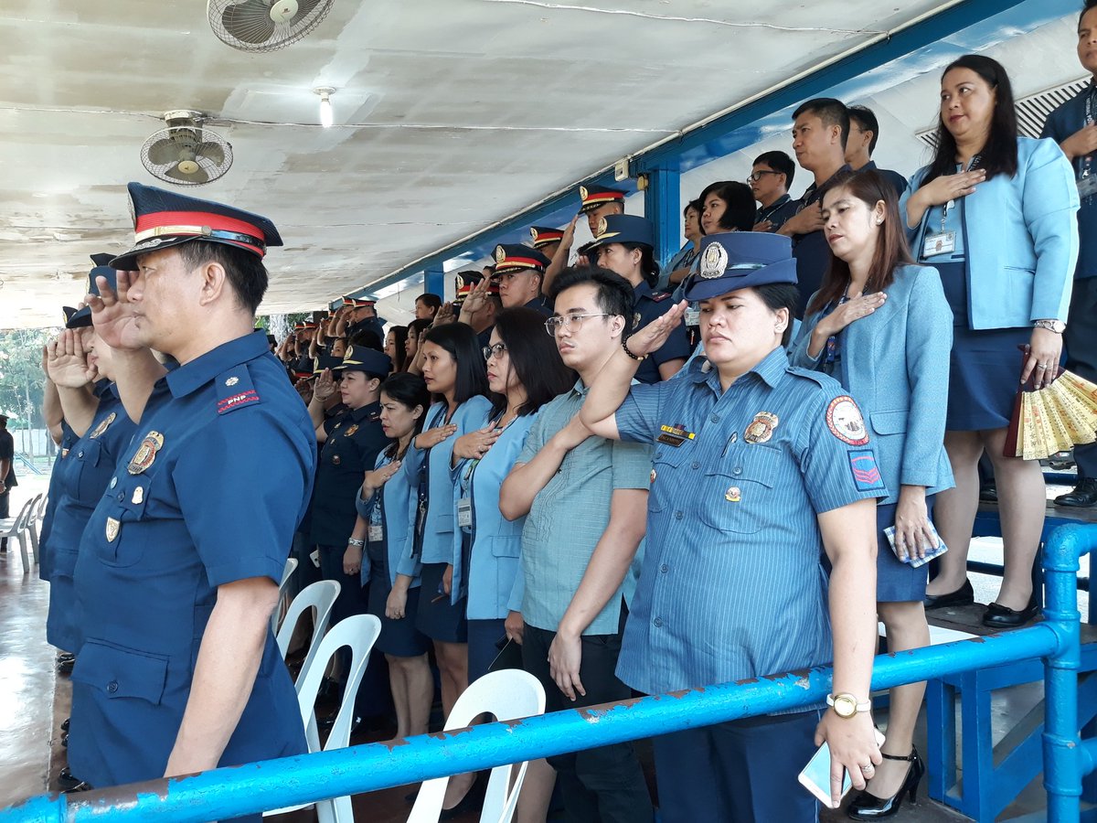 rpeu10's tweet photo. PSupt Briton OIC RPSPU10 Attended Traditional Monday Flag Raising &amp; Awarding Ceremony @DirectorPSPG @pspg_ops_omd @sds_pspg @rpeu10 https://t.co/ddwvMlJm9V