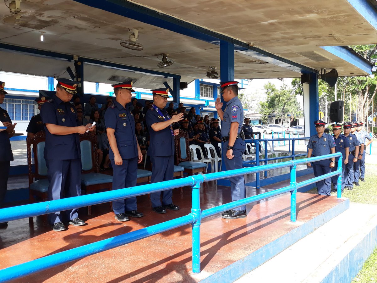 rpeu10's tweet photo. PSupt Briton OIC RPSPU10 Attended Traditional Monday Flag Raising &amp; Awarding Ceremony @DirectorPSPG @pspg_ops_omd @sds_pspg @rpeu10 https://t.co/ddwvMlJm9V