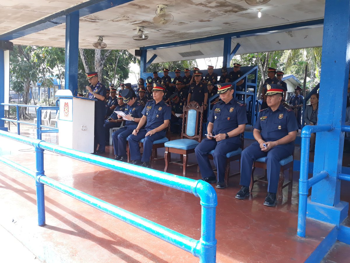 rpeu10's tweet photo. PSupt Briton OIC RPSPU10 Attended Traditional Monday Flag Raising &amp; Awarding Ceremony @DirectorPSPG @pspg_ops_omd @sds_pspg @rpeu10 https://t.co/ddwvMlJm9V