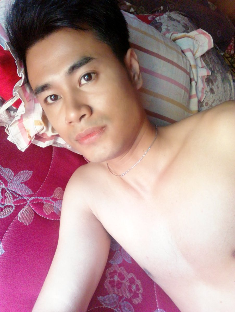 MinnLatt2's tweet photo. ပူလို႔ခြၽတ္​​ေနၿပိဳတ္​ၿပီးကြာ.....
(မြန္​​ျပည္​နယ္​သား​ေတြ အလင္​းျပကြာ) https://t.co/QJnTzSK1A7
