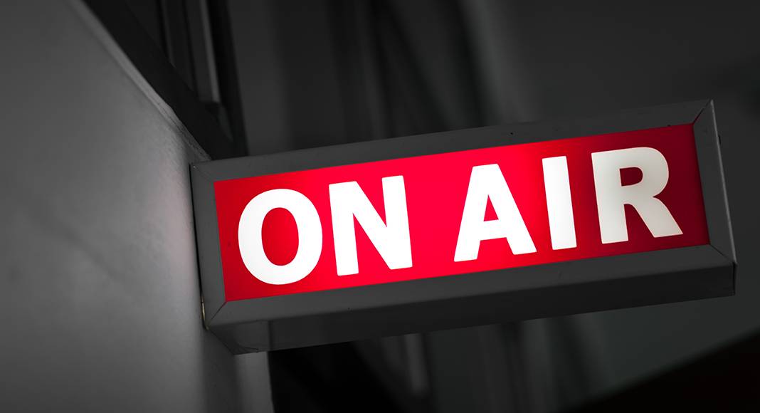 preciesmark's tweet photo. Vanaf morgen na twee jaar afwezigheid weer op de radio, hoor hoeveel Exact gebruikers inmiddels dagelijks van ons platform gebruik maken... 10.000, 100.000, 200.000? #exactsoftware https://t.co/USGygVD5vL